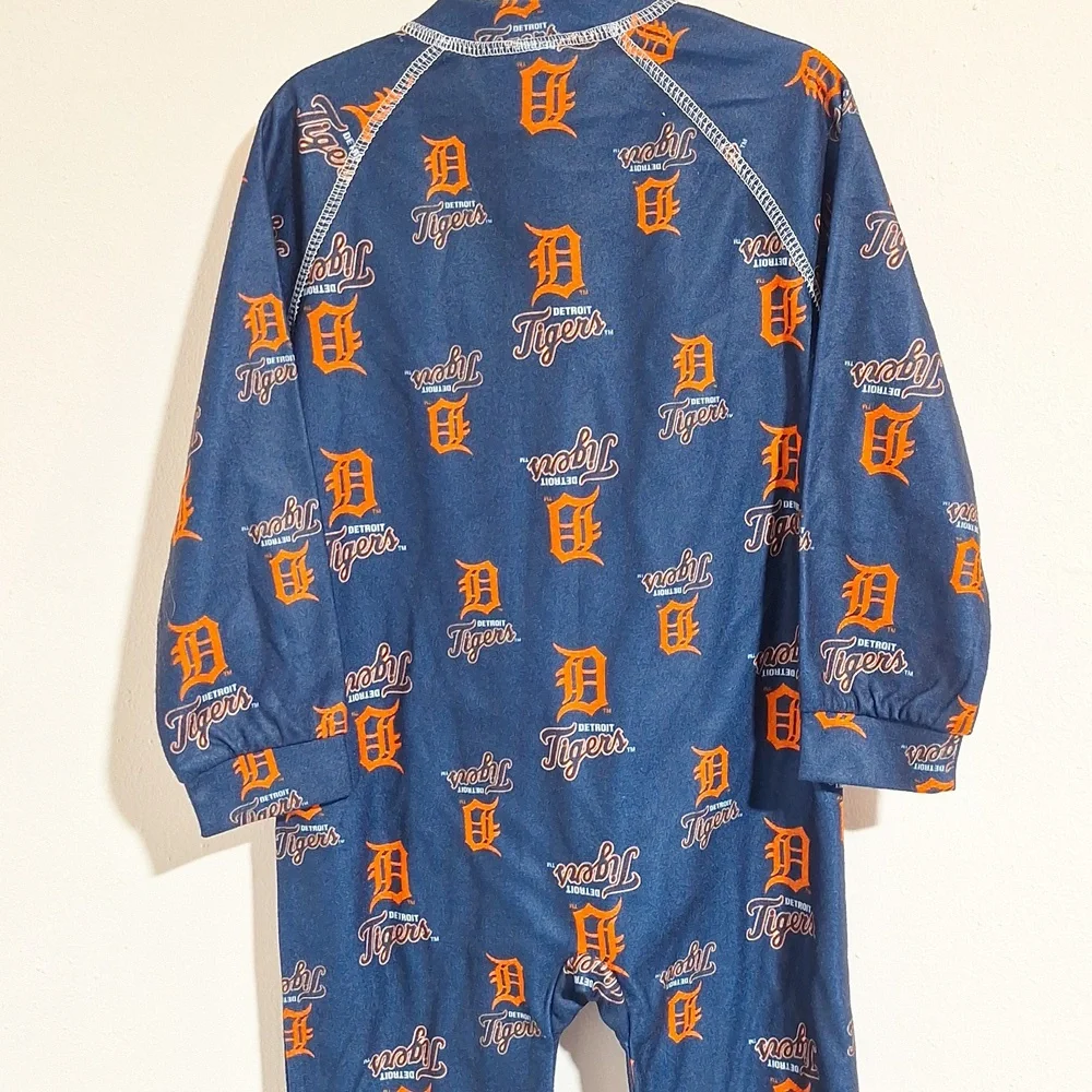 Genuine Merchandise Detroit Tigers Sleepwear/Romper 3T - Picture 7 of 15